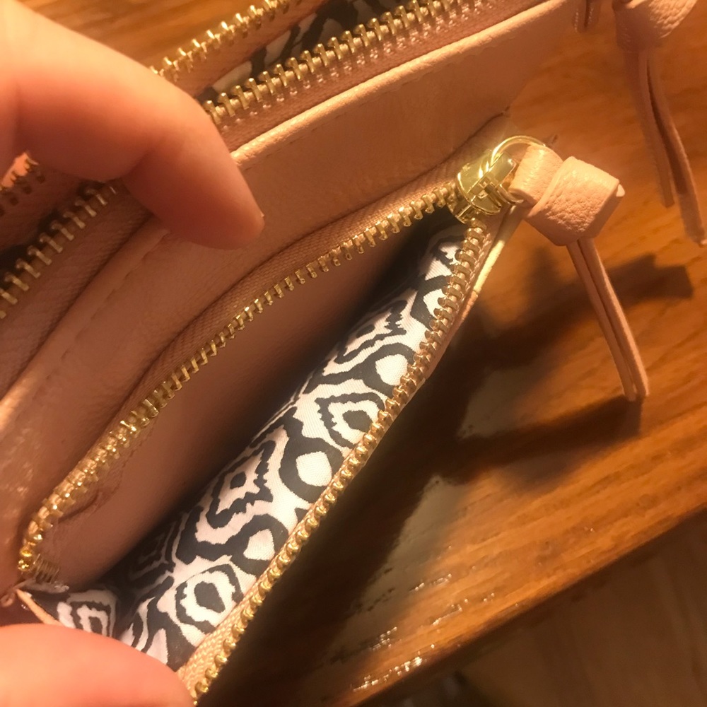 EUC Steve Madden Wristlet - Picture 7 of 8